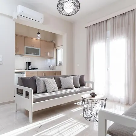 Helios Apartment *